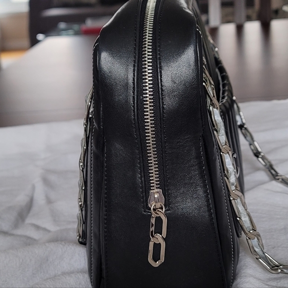 AUTHENTIC Chanel Mademoiselle Ligne Vertical Quilted Leather Camera Bag, Large - Picture 8 of 12